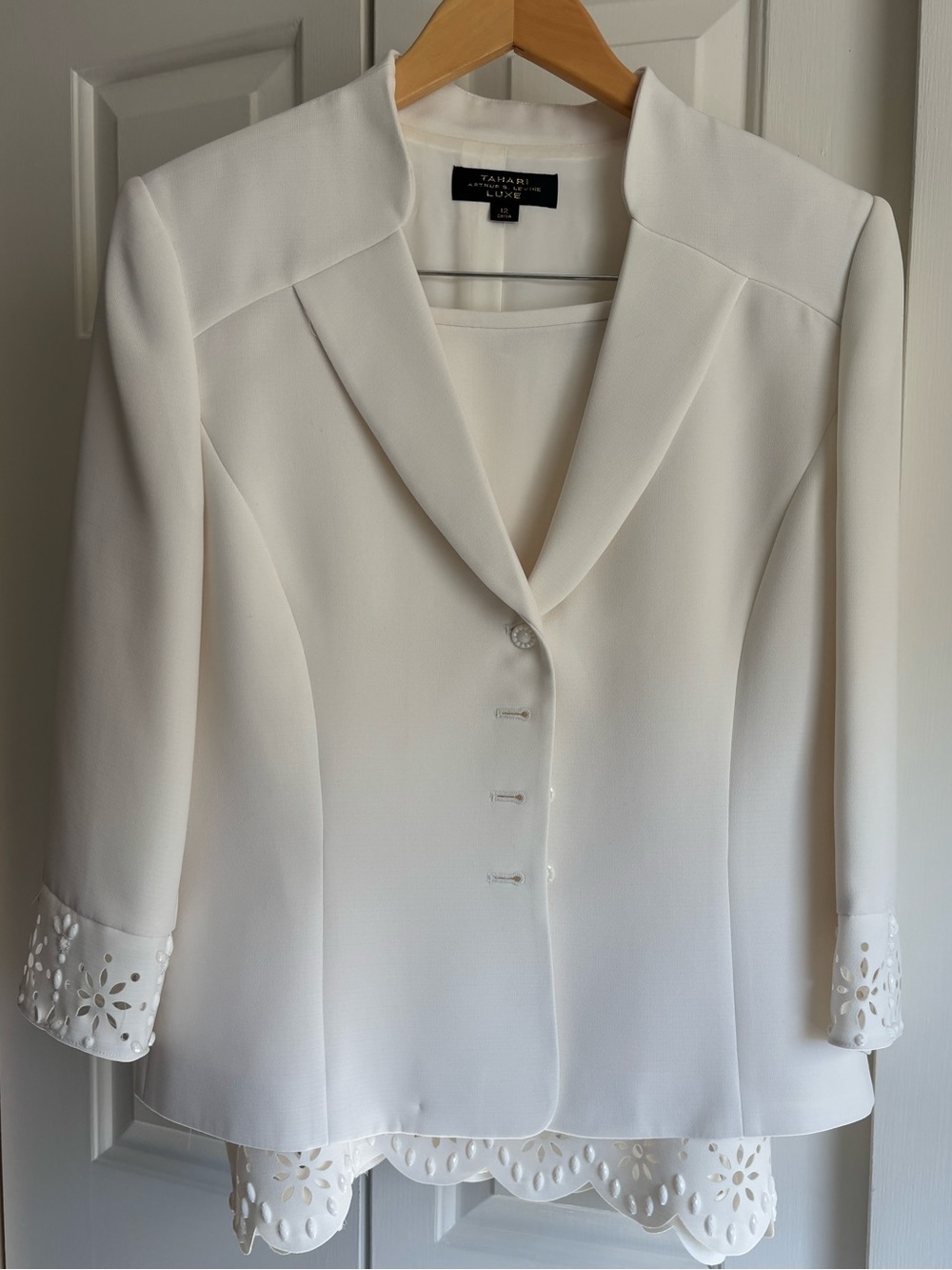 Tahari ASL Women's White Scallop Hem S